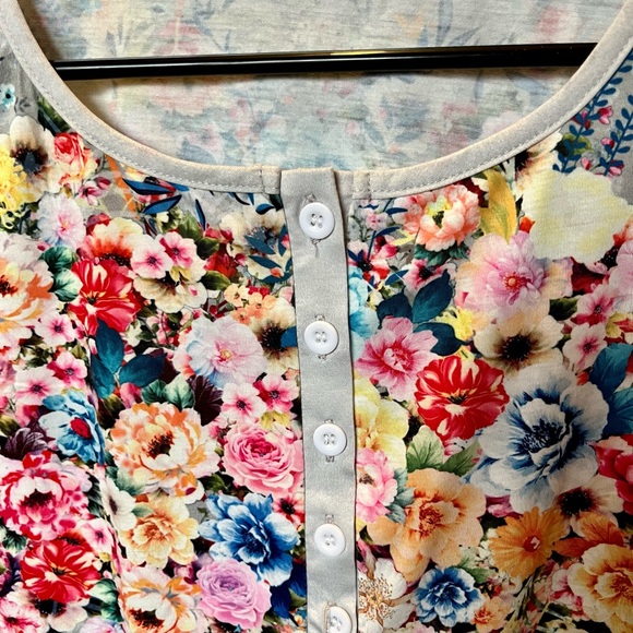 M Flower design sleeveless blouse - Picture 3 of 7